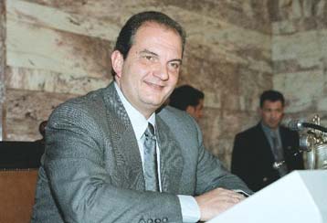 Εκτακτο συνέδριο της ΝΔ στις αρχές Ιουνίου ανήγγειλε ο Κ.Καραμανλής