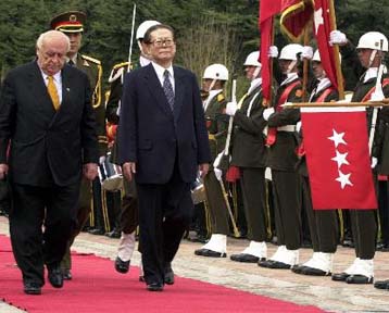 Στην Αγκυρα ο Κινέζος πρόεδρος Ζιανγκ Ζεμίν