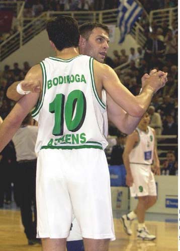 Πανηγυρικά στον τελικό της Ευρωλίγκα ο Παναθηναϊκός 81-71 την Εφές