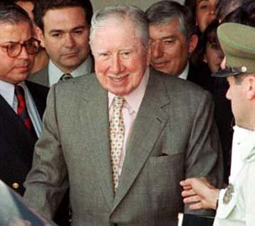 Αναβάλλεται επί μία εβδομάδα η δίκη για την άρση ασυλίας του Πινοσέτ