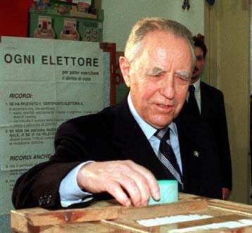 Παραιτείται ο Ιταλός πρωθυπουργός Μάσιμο Ντ Αλέμα