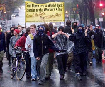 Σε κατάσταση πολιορκίας η Ουάσινγκτον κατά τη διάρκεια της συνόδου ΔΝΤ-Παγκόσμιας Τράπεζας