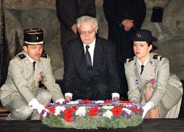 Ανοίγει ο δρόμος για την επιστροφή των περιουσιών των θυμάτων του Ολοκαυτώματος στη Γαλλία