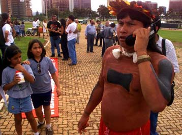 Δωρεά της Μicrosoft σε οκτώ φυλές Ινδιάνων