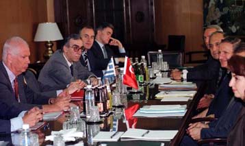 Τουρκική αντιπροσωπεία στην Ελλάδα για συνεργασία σε κοινοτικά ζητήματα