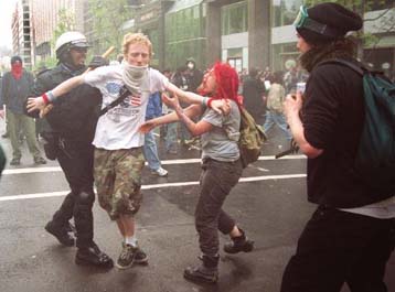 Ξεκίνησε εν μέσω επεισοδίων και απουσιών η σύνοδος ΔΝΤ και Παγκόσμιας Τράπεζας