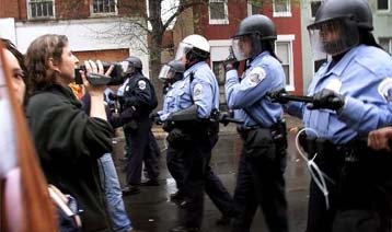 Συλλήψεις 600 ατόμων που διαδήλωναν εναντίον της παγκοσμιοποίησης στην Ουάσινγκτον