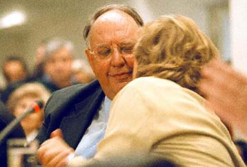 Καυστικό άρθρο της Guardian για το Θ.Πάγκαλο