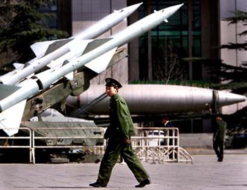 Η Κίνα παρέχει πυραυλική τεχνολογία στη Λιβύη, σύμφωνα με τη Washington Times