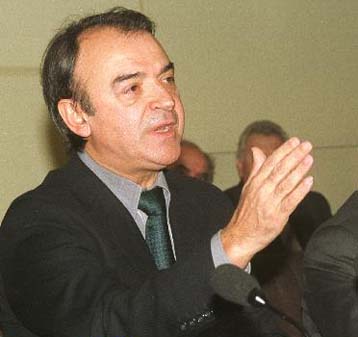 Συνέδριο του ΔΗΚΚΙ στα τέλη του 2000 πρότεινε ο Δ.Τσοβόλας
