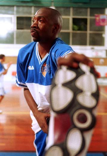 Ντίνκινς – Τζόνσον τέλος από τον Ηρακλή