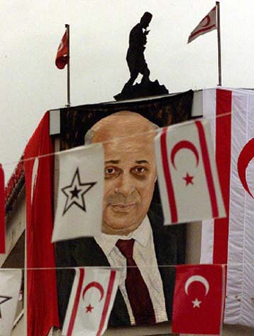 Με το δίλημμα Κυπριακό ή οικονομία οι Τουρκοκύπριοι στις κάλπες