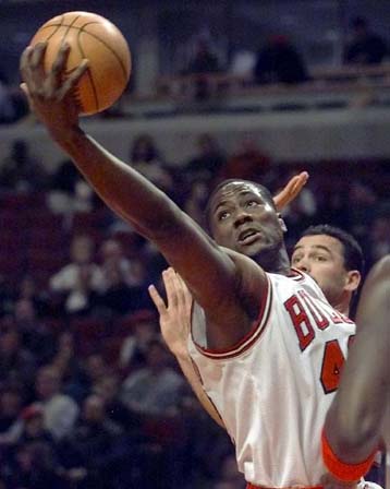 Πολύτιμη νίκη του Σαν Αντόνιο στο Σακραμέντο