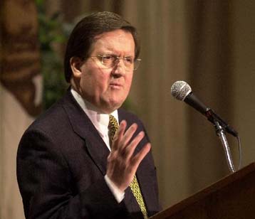 Υπεραμύνεται των επιλογών του ΝΑΤΟ στη Γιουγκοσλαβία ο Ρόμπερτσον