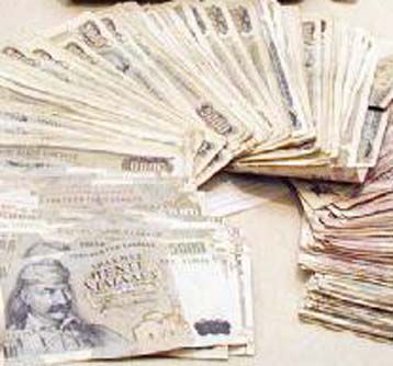 Υποχώρησε το επιτόκιο των ετήσιων εντόκων γραμματίων