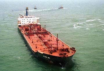 Νηοψίες των ιρανικών αρχών σε δέκα πετρελαιοφόρα με λαθραίο ιρακινό πετρέλαιο