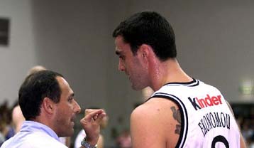 Φαβορί η ΑΕΚ για Μεσίνα και Οικονόμου