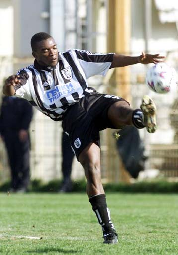 Κάταγμα κλείδας υπέστη ο Αμπονσά