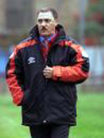 Ο Ολυμπιακός ανακοίνωσε την απόλυση του Μπιγκόν και την πρόσληψη του Ματζουράκη