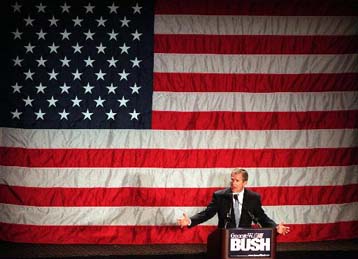 Αμφίρροπη η μάχη Μπους-Γκορ