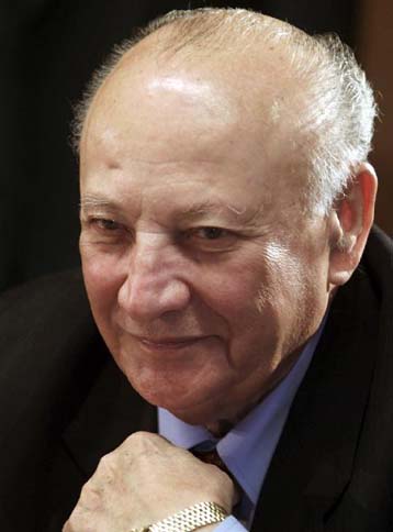 Οι βρετανικές βάσεις στην Κύπρο στην ατζέντα των συνομιλιών Κληρίδη-Μπλερ