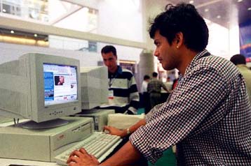 Νέο οπτικό τσιπ υπόσχεται επανάσταση στις τηλεπικοινωνίες