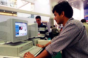 Αμφιλεγόμενες αντιδράσεις της γερμανικής δεξιάς με αφορμή τους μετανάστες