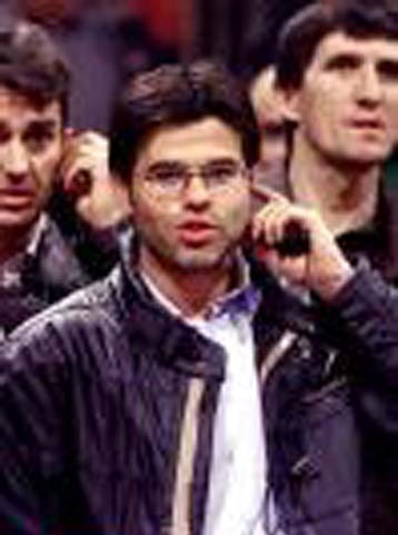 Η γαλλική Δικαιοσύνη κυνηγά τον Ασάνοβιτς