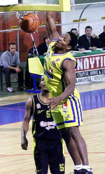 Και το Περιστέρι στους 8