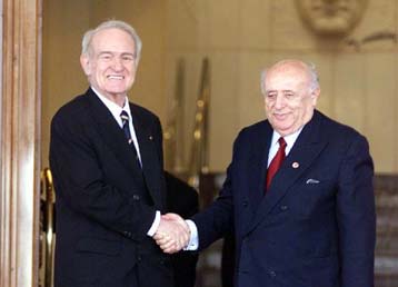 ΕΕ και Τουρκία πρέπει να εργαστούν σκληρά για την ένταξη