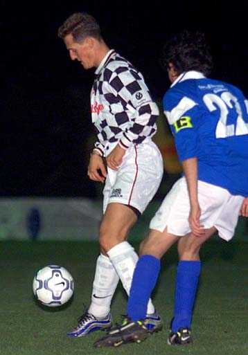 Κριτική στον Σουμάχερ για συμμετοχή σε ποδοσφαιρικό αγώνα