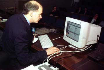 Διεθνή κόμβο της Ελλάδας στο Διαδίκτυο προωθεί το υπουργείο Εξωτερικών