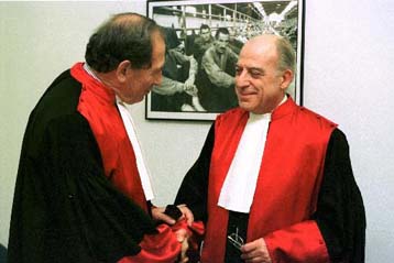 Αποφυλάκιση δύο Σερβοβόσνιων που κατηγορούνται για εγκλήματα πολέμου