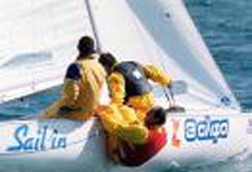 Το ελληνικό πλήρωμα στα Soling κυνηγά την πρόκριση στο Σίδνεϊ