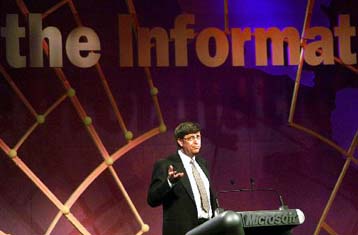 Μετά την καταδίκη, ο Γκέιτς κάνει δωρεά-μαμούθ για το AIDS και πάει στο Λευκό Οίκο