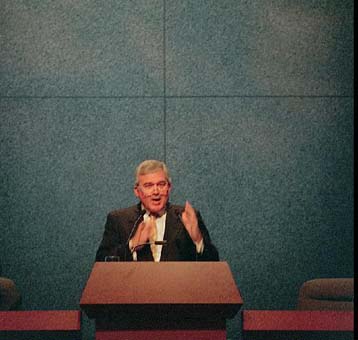 Η ΙΒΜ πιστεύει ότι το Linux είναι το μέλλον στις επιχειρήσεις