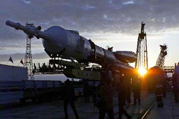 Φιλί ζωής στον MIR με διαστημικές διακοπές