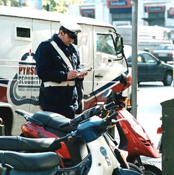 Αποζημίωση ύψους 20 δισ. δρχ. ζητεί η παρκοεταιρεία από το δήμο Αθηναίων