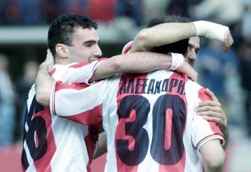 Φωτιά στο πρωτάθλημα μετά την ισοπαλία 1-1 του Ολυμπιακού με τον Εθνικό Αστέρα