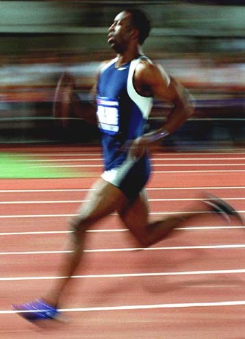Στο Μπέρμιγχαμ το Παγκόσμιο κλειστού στίβου 2003, ενώ στη Βουδαπέστη του 2004