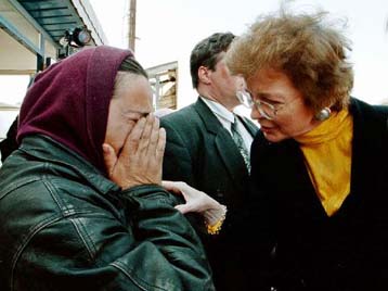 Στη Μόσχα για τα ανθρώπινα δικαιώματα στην Τσετσενία η Μ.Ρόμπινσον