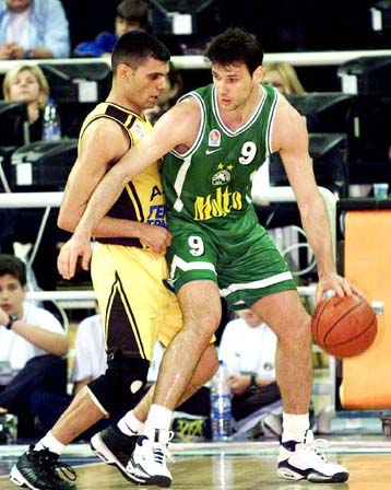 Βασίλισσα ξανά η ΑΕΚ