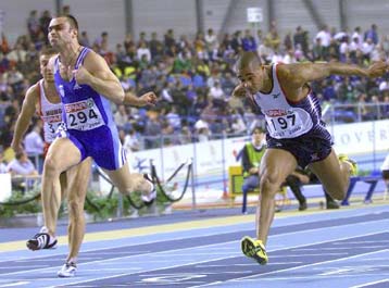 Το 2004 το Παγκόσμιο Πρωτάθλημα κλειστού στίβου αντί το 2005