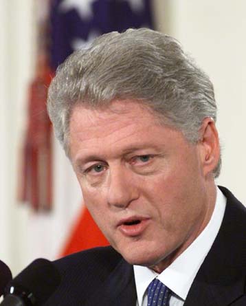 Ο Κλίντον ενθαρρύνει Ελλάδα-Τουρκία να συνεχίσουν τη βελτίωση των σχέσεών τους