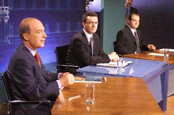 Πάνω από 2 εκατ. άτομα παρακολούθησαν την αναμέτρηση Σημίτη-Καραμανλή