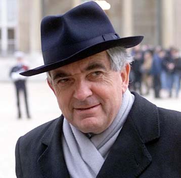 Νέα επίθεση Σεβενεμάν στον Φίσερ για την ευρωπαϊκή ομοσπονδία