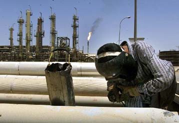 Τιμή-ρεκόρ για τη βενζίνη στις ΗΠΑ όσο ο ΟΠΕΚ δεν αυξάνει την παραγωγή πετρελαίου