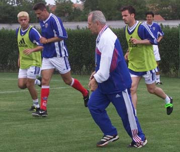 Υπό απόλυση ο Μπόσκοφ στη Γιουγκοσλαβία