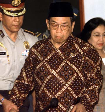 Οικονομικό σκάνδαλο απειλεί την καρέκλα του προέδρου της Ινδονησίας