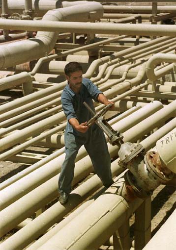 Ξεκινά το 2001 η κατασκευή του τριεθνούς βαλκανικού πετρελαιαγωγού